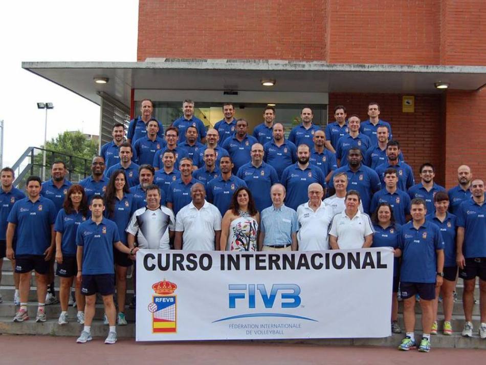 Romera volgde in 2013 een internationale coaching course in Barcelona en behaalde er een officieel diploma voor FIVB coach -