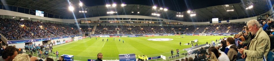 Een smachtende Ghelamco Arena vlak voor de aftrap